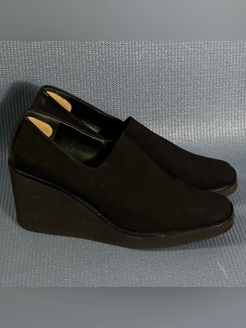 Donald J. Pliner Maddy Wedge Heel Pumps Women's Black Slip On Shoes Size 7
